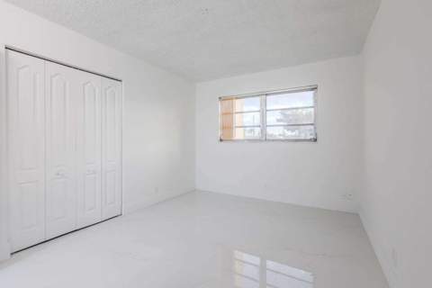 2401 NW 41st Avenue #101, Lauderhill FL - photo 9 of 16