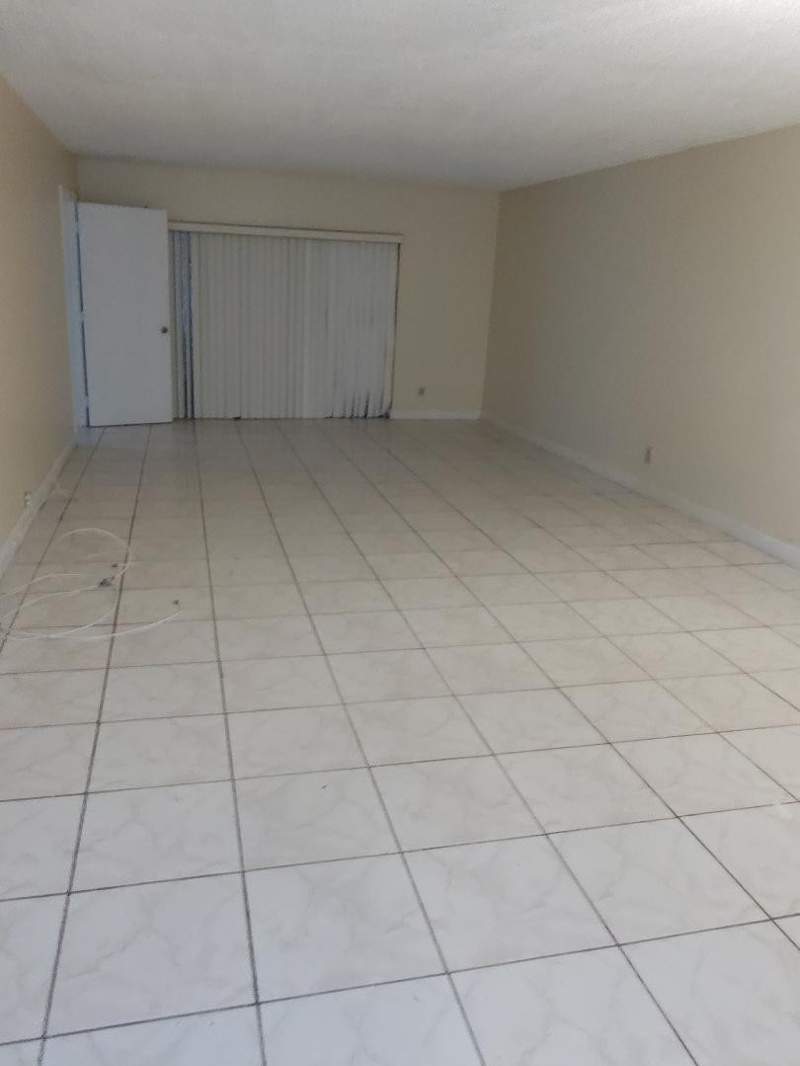 2 bedroom Condominium at 3330 Spanish Moss Terrace #110, Garden Lakes Of Inverrary, Lauderhill — photo 2