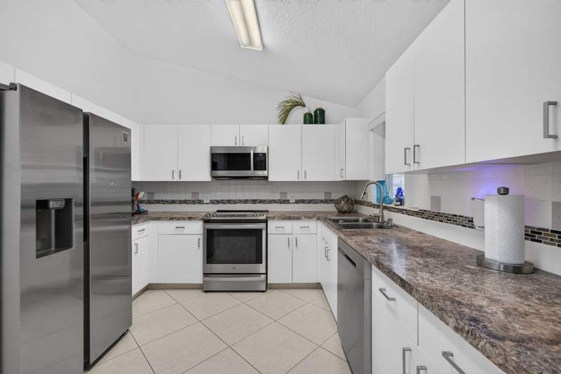 2 bedroom Single Family Residence at 1060 NW Tuscany Drive, Kings Isle Phase Iia, Port St. Lucie — photo 4