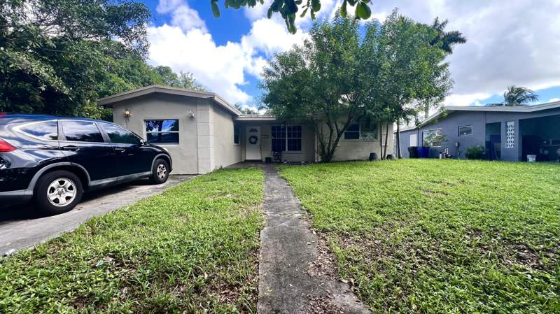 3 bedroom Single Family Residence at 3999 NW 36th Street, Lauderdale Lakes North Gate, Lauderdale Lakes — photo 2