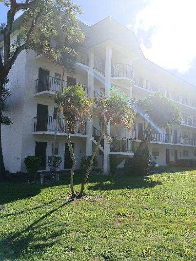 2 bedroom Condominium at 3330 Spanish Moss Terrace #110, Garden Lakes Of Inverrary, Lauderhill — photo 1