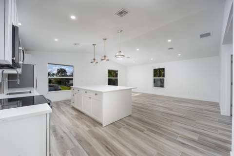 1116 Hernando Street, Fort Pierce FL - photo 7 of 40