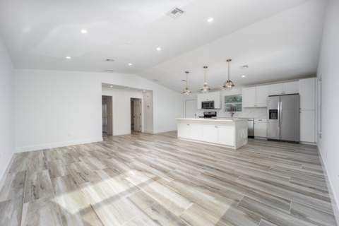 1116 Hernando Street, Fort Pierce FL - photo 9 of 40