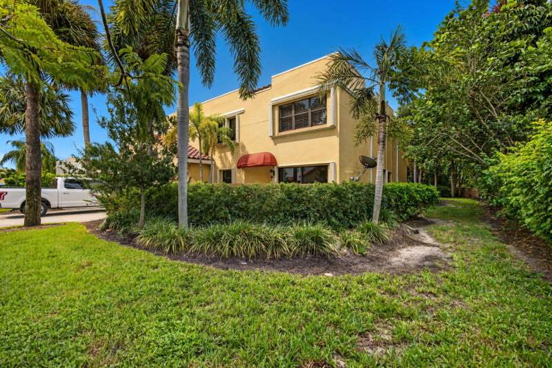 2 bedroom Townhouse at 42 Uno Lago Drive, Uno Lago, Juno Beach — photo 3
