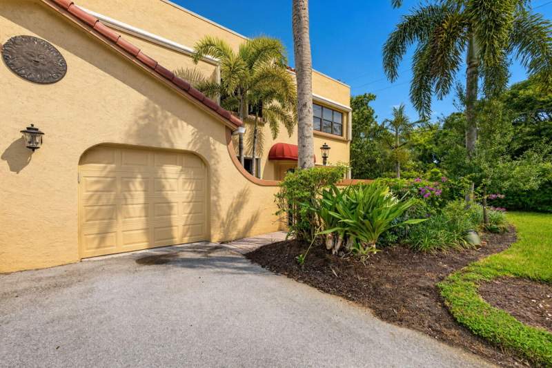 2 bedroom Townhouse at 42 Uno Lago Drive, Uno Lago, Juno Beach — photo 4