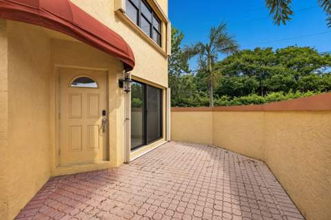 42 Uno Lago Drive, Juno Beach FL - photo 6 of 62