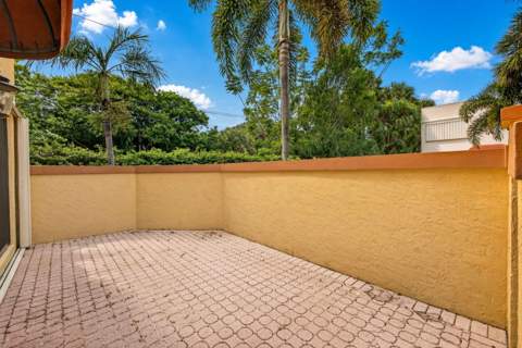 42 Uno Lago Drive, Juno Beach FL - photo 8 of 62