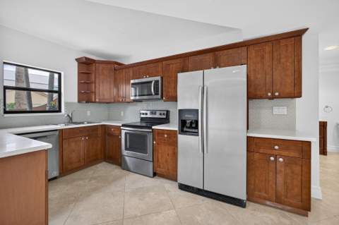 42 Uno Lago Drive, Juno Beach FL - photo 15 of 62