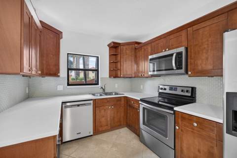 42 Uno Lago Drive, Juno Beach FL - photo 18 of 62