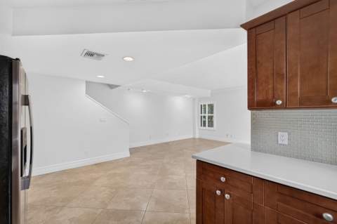 42 Uno Lago Drive, Juno Beach FL - photo 20 of 62