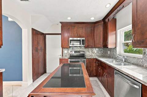 3601 Wilderness Way, Coral Springs FL - photo 6 of 56