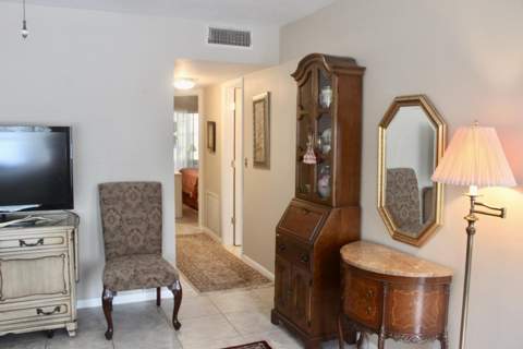 2440 Lake Osborne Drive, Lake Worth Beach FL - photo 11 of 34