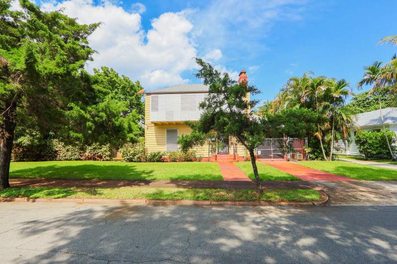 5 bedroom Single Family Residence at 525 51st Street, North Palm Bch 3, West Palm Beach — photo 3