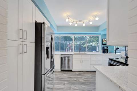 2050 NE 59th Place, Fort Lauderdale FL - photo 6 of 33