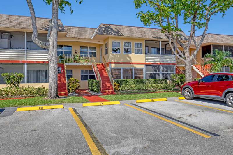 1 bedroom Condominium at 122 Stratford I, Stratford Condominium, West Palm Beach — photo 1