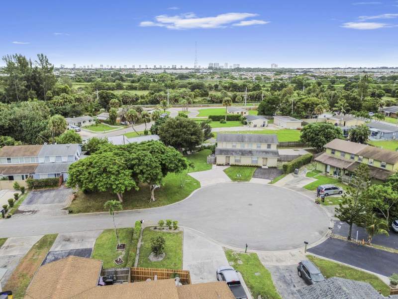 3 bedroom Townhouse at 8600 Uranus Terrace, Parkway Village, West Palm Beach — photo 5