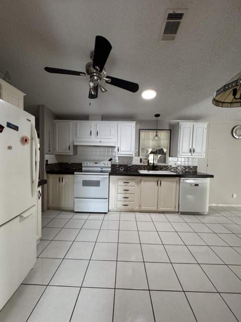 621 Sunny S Avenue, Boynton Beach FL - photo 11 of 22