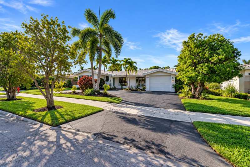 3 bedroom Single Family Residence at 2050 NE 59th Place, Imperial Point 2 Sec, Fort Lauderdale — photo 1