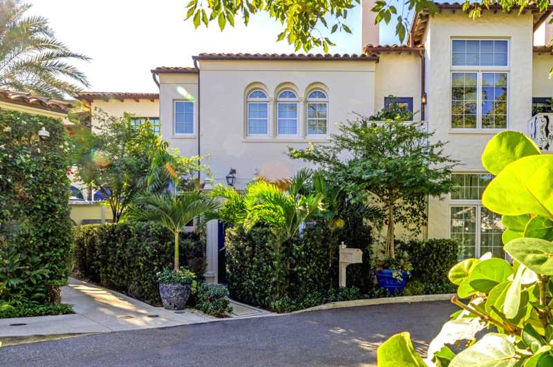 3 bedroom Single Family Residence at 238 Phipps Plaza, Phipps Plaza, Palm Beach — photo 1
