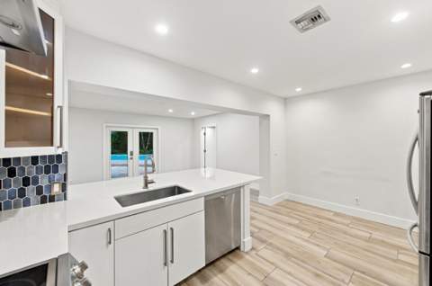 722 SW 16th Court, Fort Lauderdale FL - photo 17 of 42