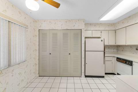 7286 Huntington Lane #108, Delray Beach FL - photo 8 of 55