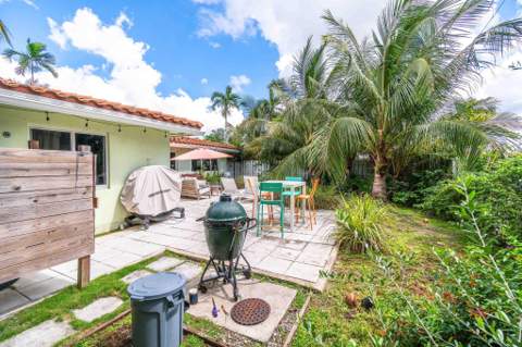 218 NE 2nd Place, Dania Beach FL - photo 19 of 26