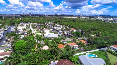 218 NE 2nd Place, Dania Beach FL - photo 23 of 26