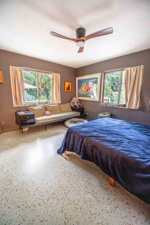 218 NE 2nd Place, Dania Beach FL - photo 9 of 26
