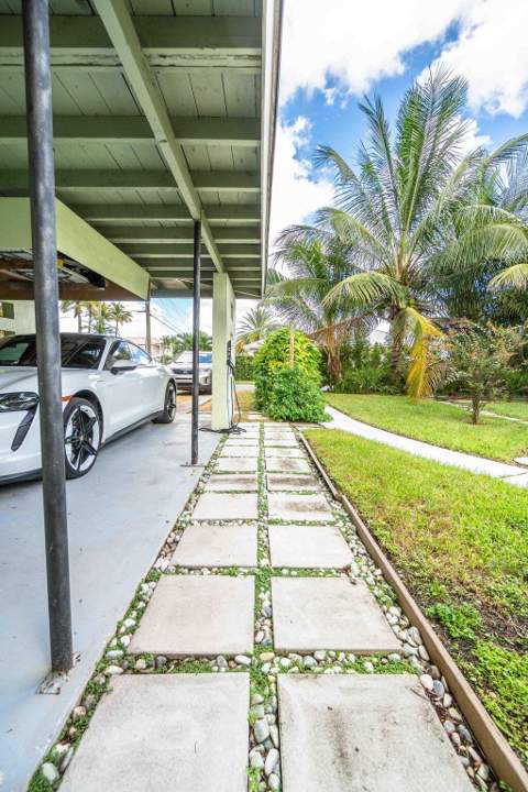 218 NE 2nd Place, Dania Beach FL - photo 17 of 26