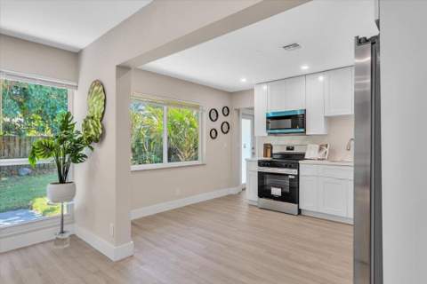902 Garnett Street, Lantana FL - photo 17 of 43
