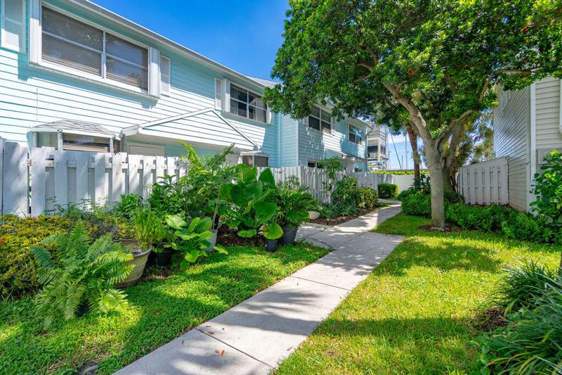 2 bedroom Townhouse at 2803 NE 15th Street #2803, Sun Harbour, Pompano Beach — photo 4
