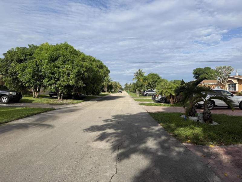 3 bedroom Single Family Residence at 7501 Dilido Boulevard, Miramar Park Third Add, Miramar — photo 3