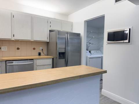 318 Knotty Pine Circle #D-2, Greenacres FL - photo 6 of 22