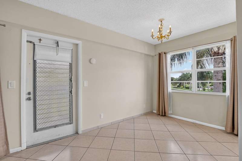 2 bedroom Condominium at 281 Fanshaw G, Fanshaw At Century Village Condo, Boca Raton — photo 4