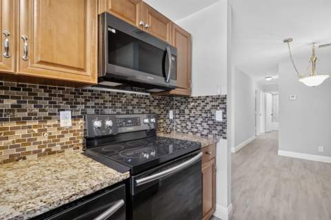 10468 Boynton Pl Circle, Boynton Beach FL - photo 8 of 32