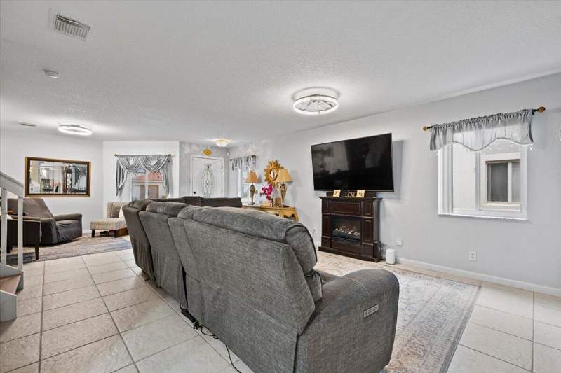4 bedroom Townhouse at 7108 Hawks Nest Terrace, North County Pud 2, Riviera Beach — photo 5