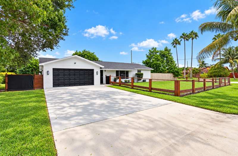 3 bedroom Single Family Residence at 3120 Mariner Way, Hypoluxo Village 1, Lake Worth — photo 1
