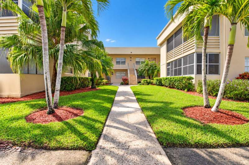 1 bedroom Condominium at 386 Capri I, Kings Point, Delray Beach — photo 2