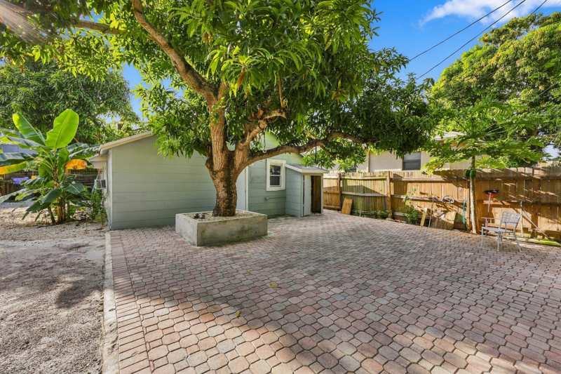 2 bedroom Single Family Residence at 618 S Pine Street #B, Lakeview Heights Add 1, Lake Worth Beach — photo 1