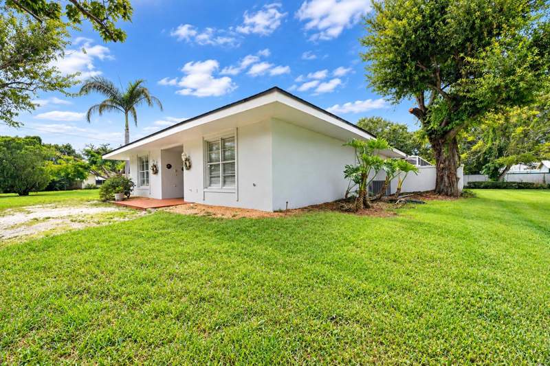 4 bedroom Single Family Residence at 1707 S 8th Street, Sunrise Estates, Fort Pierce — photo 4
