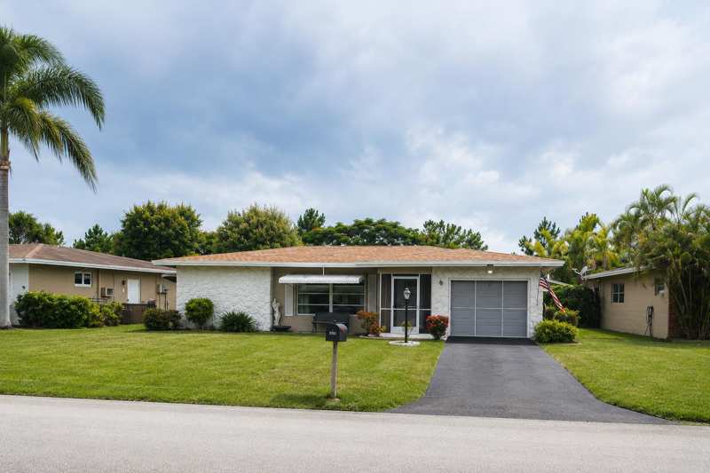 2 bedroom Single Family Residence at 4821 NW 13th Avenue, Crystal Lake 4th Sec, Deerfield Beach — photo 1