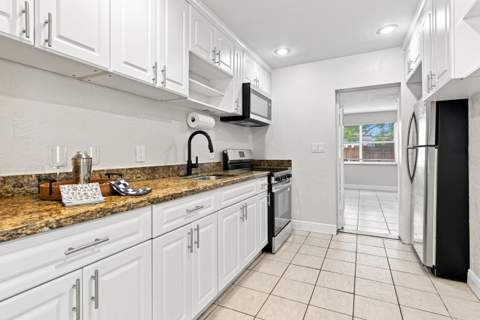 1472 NE 25th Court, Pompano Beach FL - photo 6 of 14