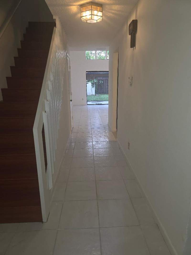2 bedroom Townhouse at 7474 NW 34th Street #7474, Inverrary 32, Lauderhill — photo 4