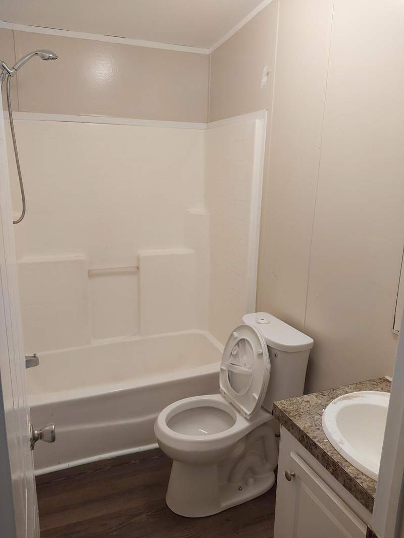 3 bedroom Mobile Home at 11909 Cove Place, Watergate Mobile Home Estates, Watergate — photo 5