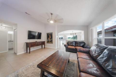 6481 Willoughby Circle, Lake Worth FL - photo 8 of 31
