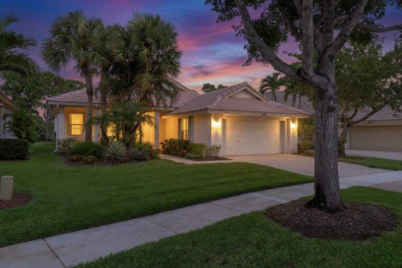 3 bedroom Single Family Residence at 9110 Bay Harbour Circle, Baywinds Rpd 1, West Palm Beach — photo 4