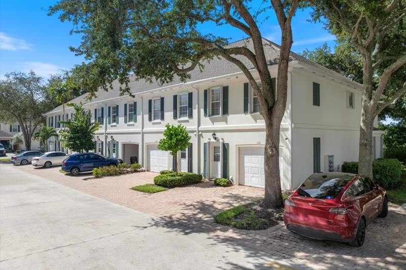 3 bedroom Townhouse at 336 Legare Court, Charleston Court At Abacoa, Jupiter — photo 2