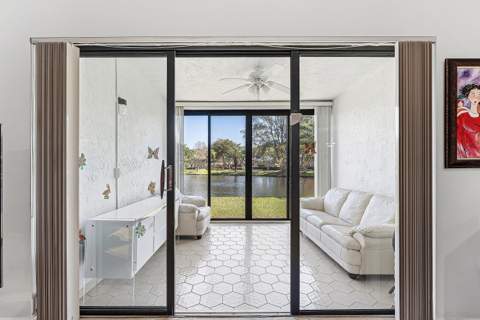 9283 Vista Del Lago #G, Boca Raton FL - photo 24 of 31