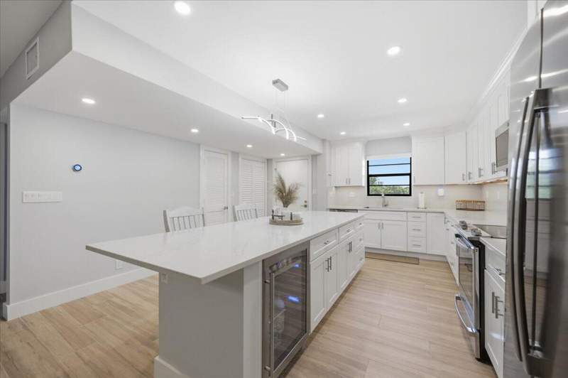 2 bedroom Condominium at 300 N Highway A1A #304D, Ocean Parks Condo, Jupiter — photo 5
