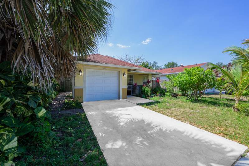 3 bedroom Single Family Residence at 631 S A Street #631, Royal Palm Park, Lake Worth Beach — photo 2